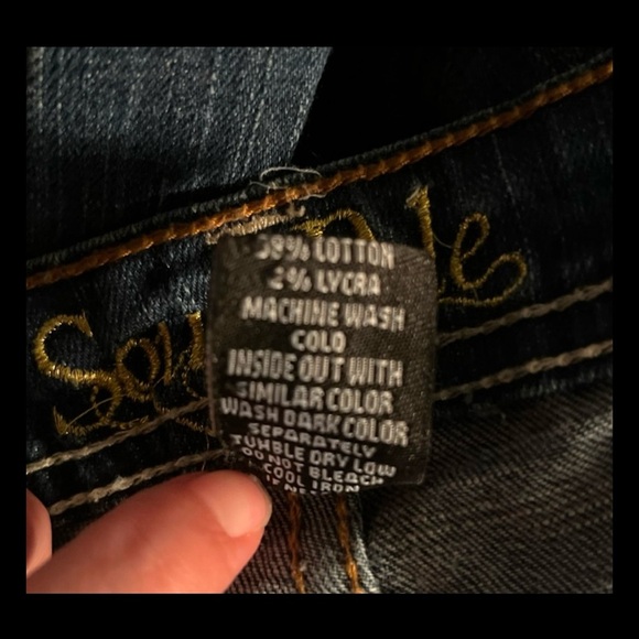 South Pole Capri Jeans Size 7 Embroidered Gold Logo Denim - Picture 8 of 8